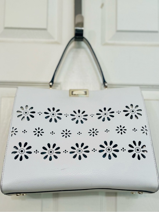 kate spade Handbags - Kate Spade White Leather Faye Drive Etta Daisy Cutout Satchel Tote Bag EUC